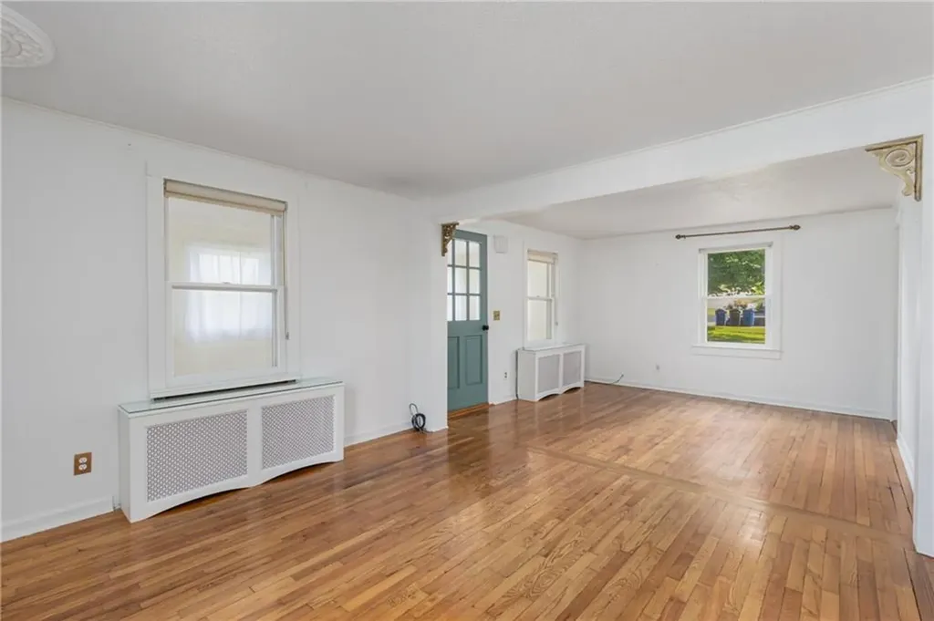 37 Reservoir Road Middletown RI 02842