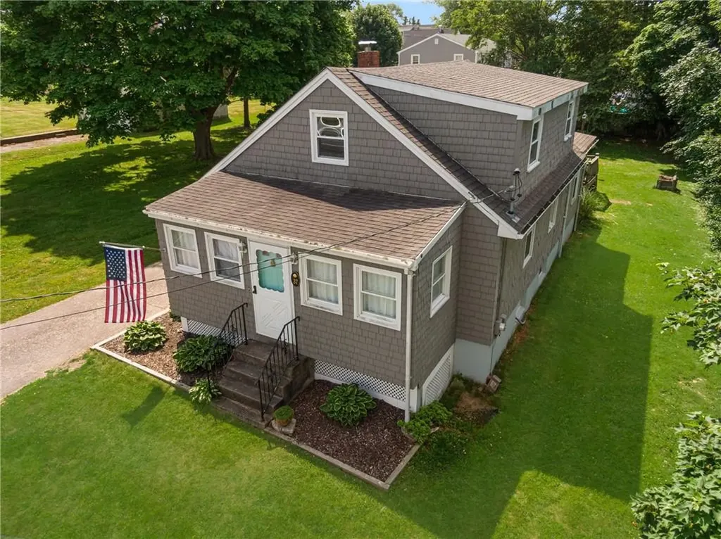 37 Reservoir Road Middletown RI 02842