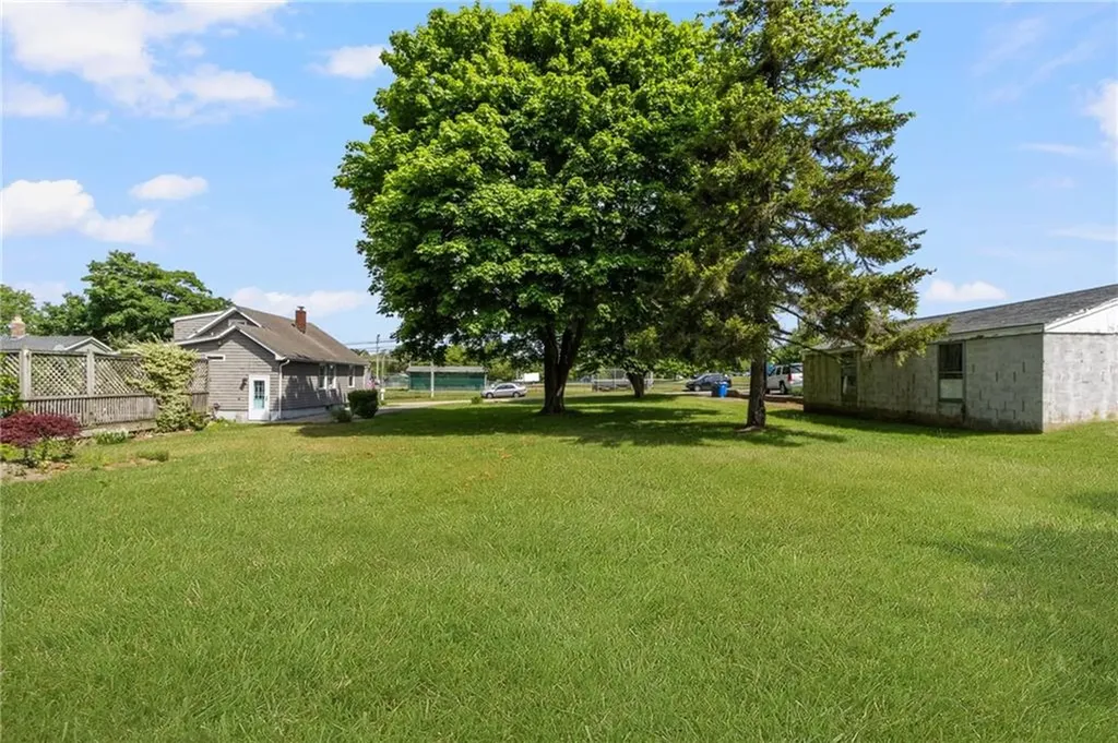 37 Reservoir Road Middletown RI 02842
