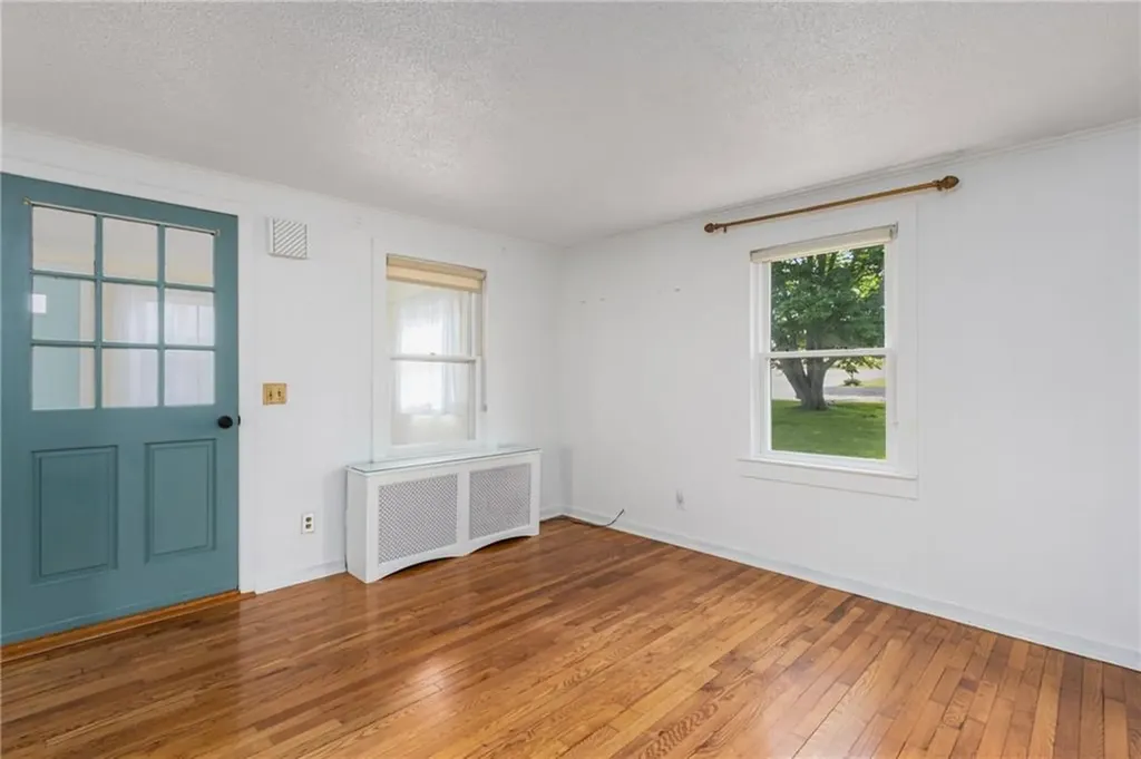 37 Reservoir Road Middletown RI 02842