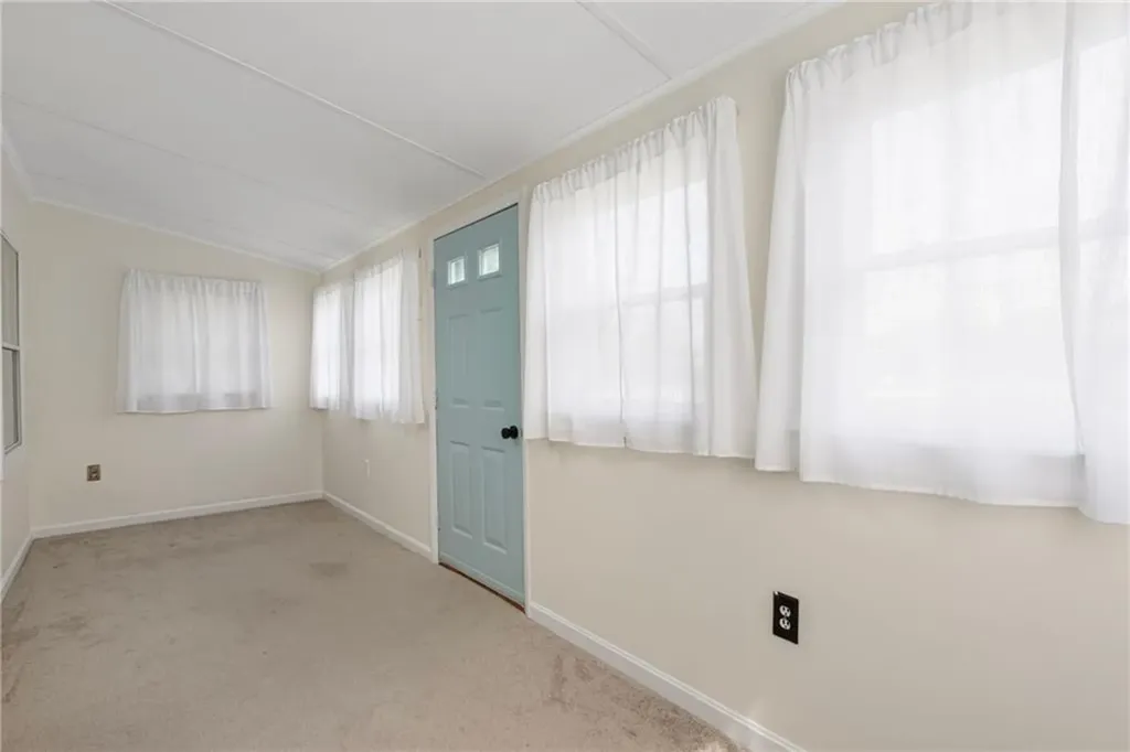 37 Reservoir Road Middletown RI 02842