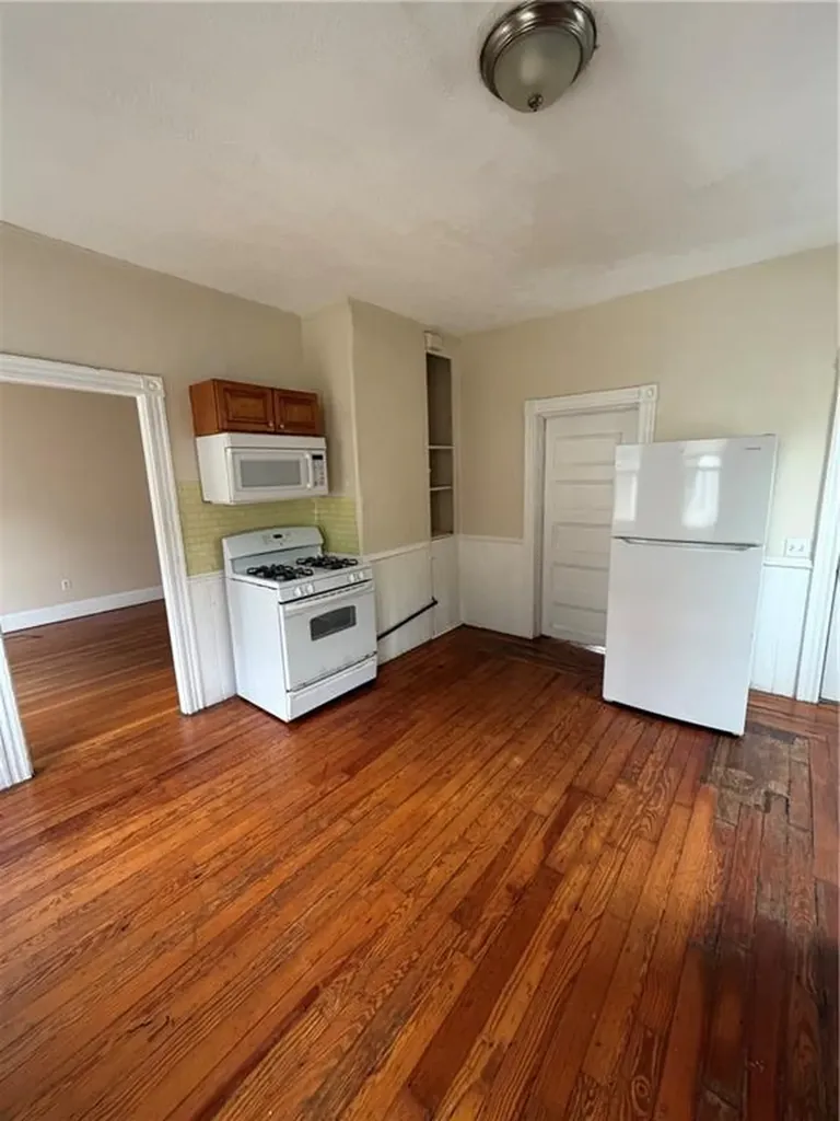 171 Montgomery Avenue Providence RI 02905