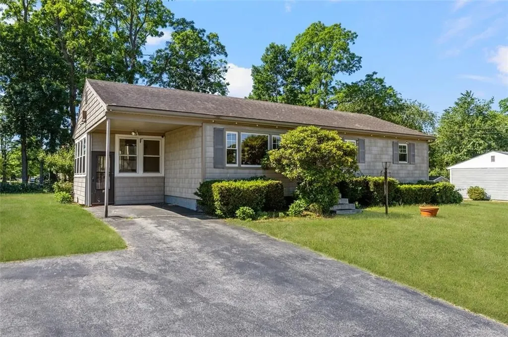 37 Ridgeway Drive Warren RI 02885