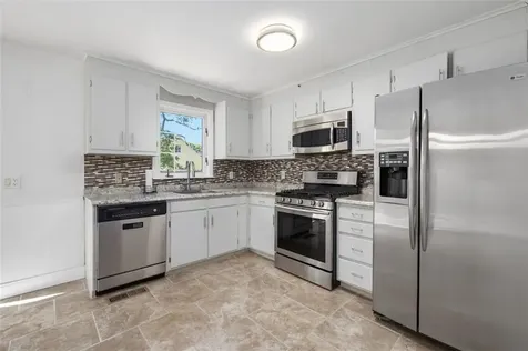 37 Ridgeway Drive Warren RI 02885