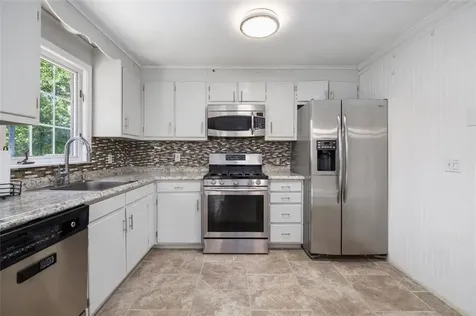 37 Ridgeway Drive Warren RI 02885