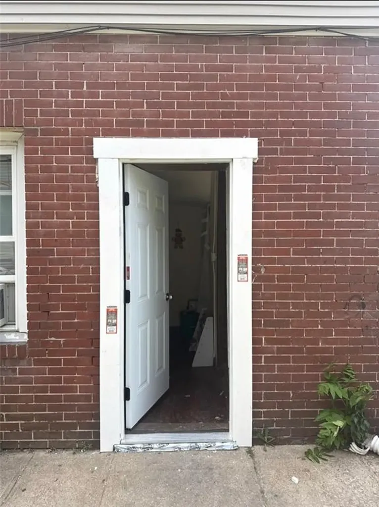707 Douglas Avenue Providence RI 02908