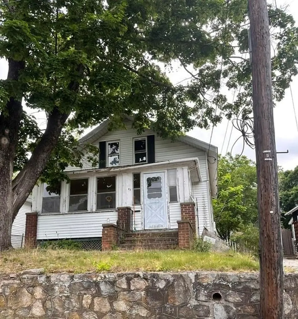 43 Plymouth Road Warwick RI 02818