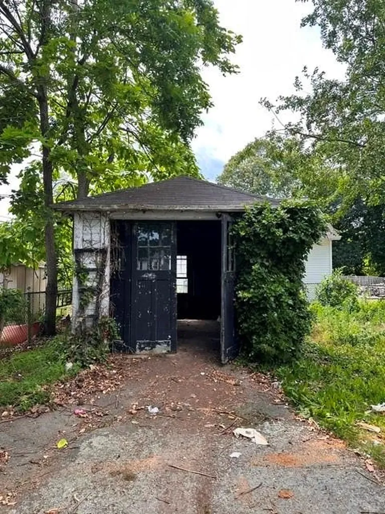 43 Plymouth Road Warwick RI 02818