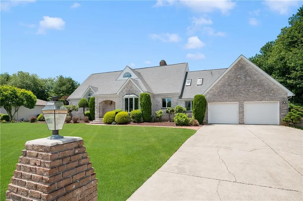 40 Alpine Estates Drive Cranston RI 02921