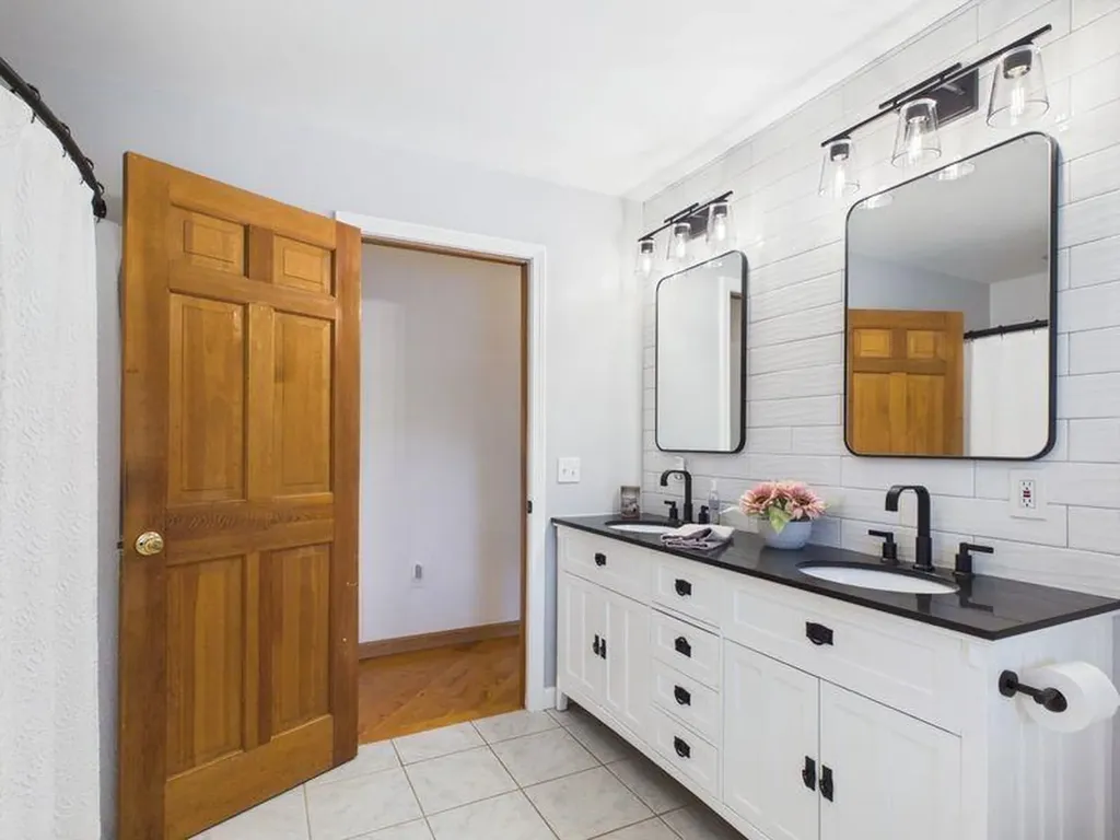 230 Curtis Corner Road South Kingstown RI 02879