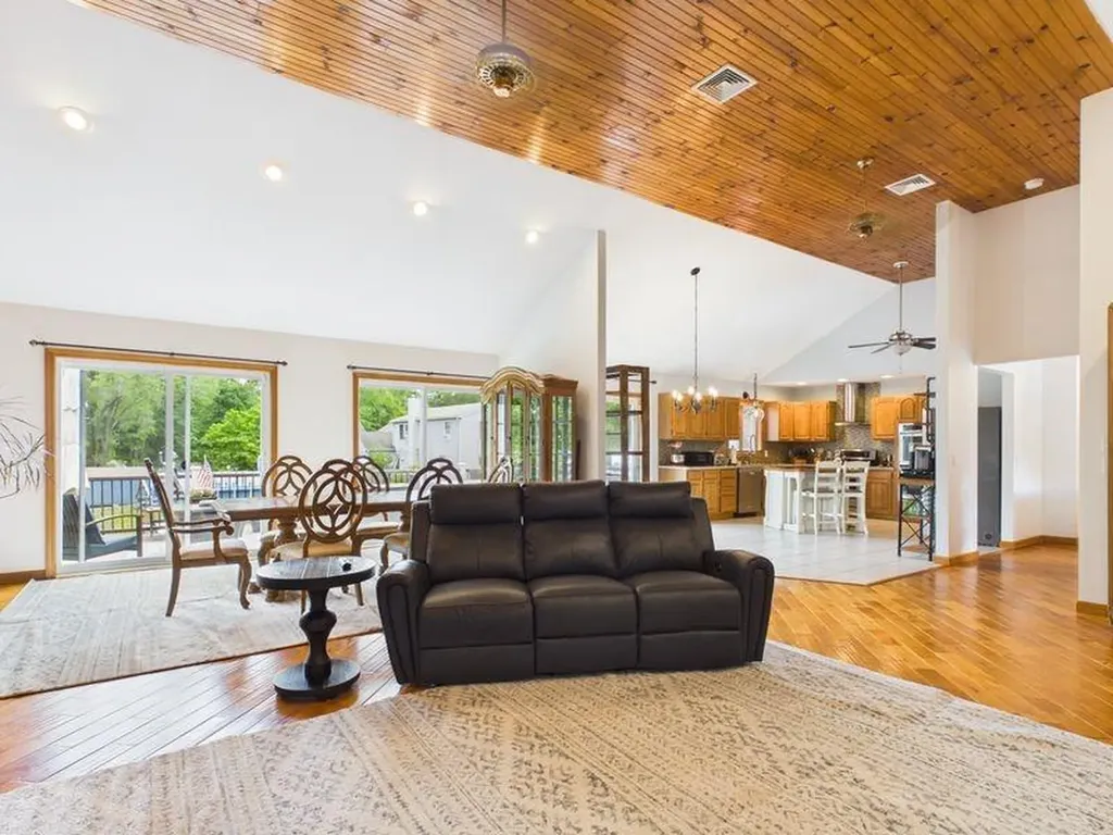 230 Curtis Corner Road South Kingstown RI 02879