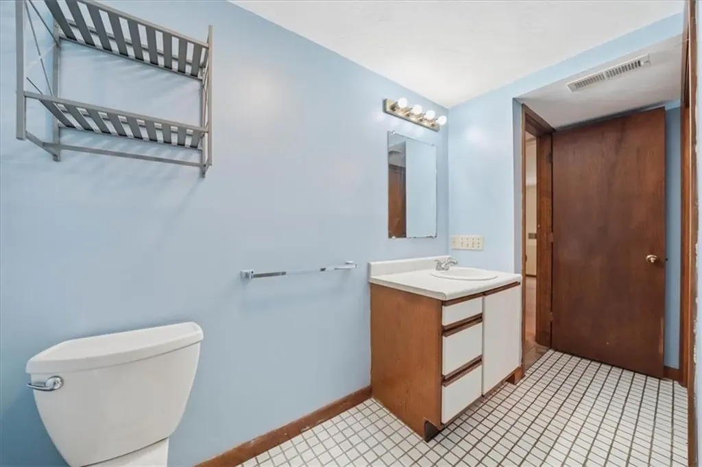 41 Kristee Circle West Warwick RI 02893