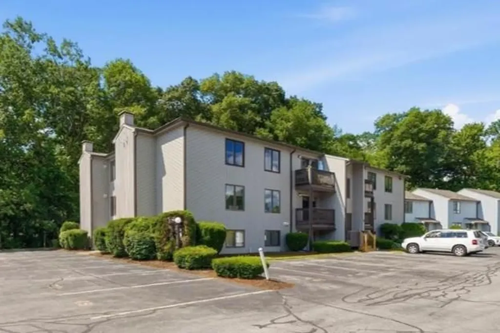 41 Kristee Circle West Warwick RI 02893