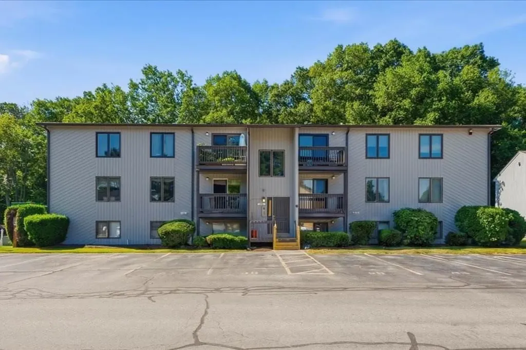 41 Kristee Circle West Warwick RI 02893