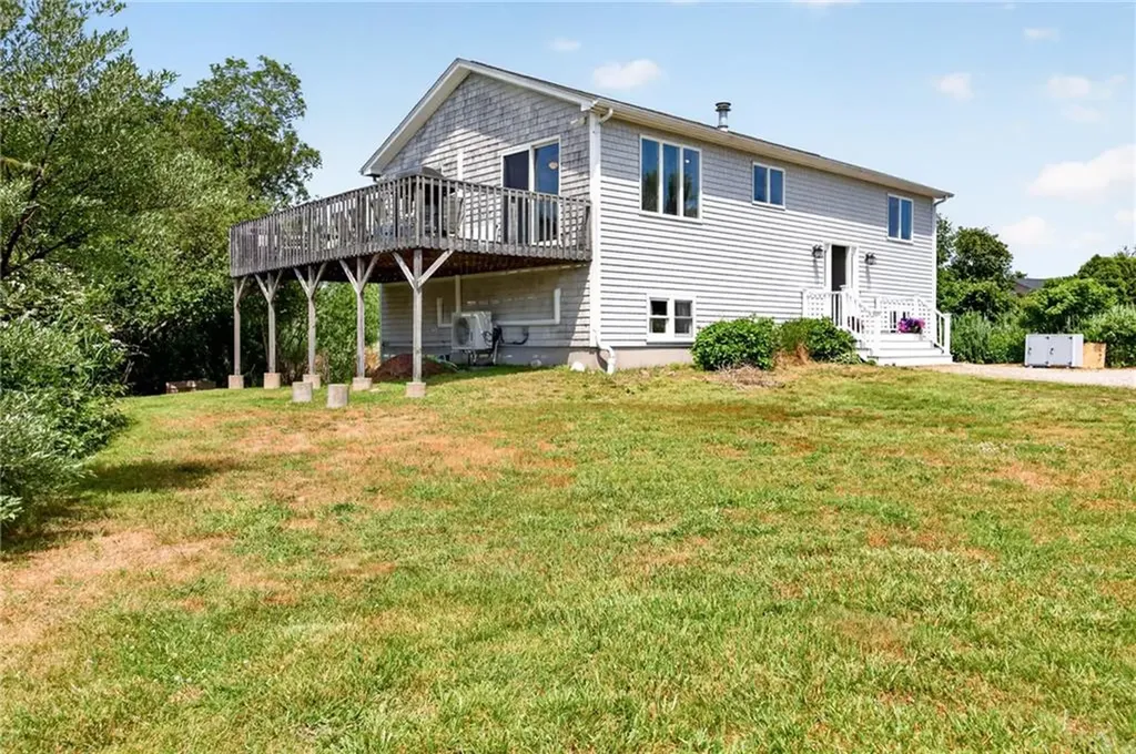 8 Southwest Road Narragansett RI 02882