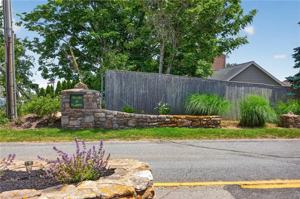 8 Southwest Road Narragansett RI 02882