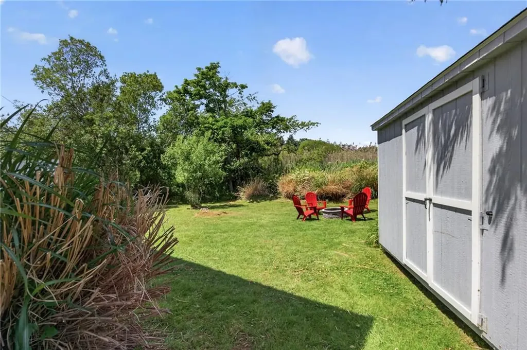 8 Southwest Road Narragansett RI 02882