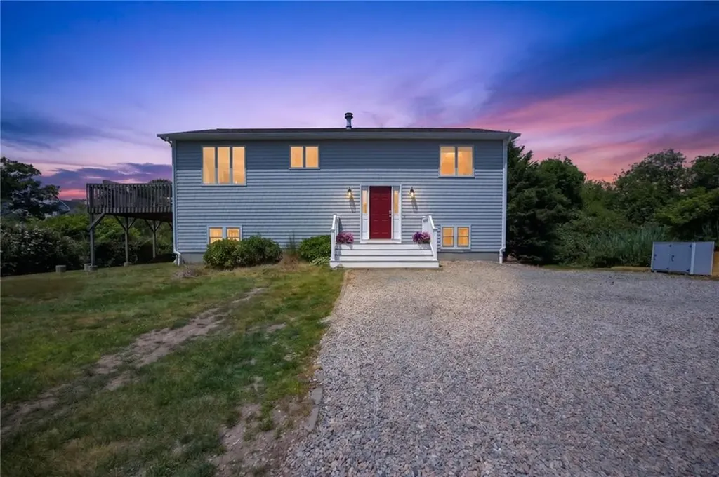 8 Southwest Road Narragansett RI 02882