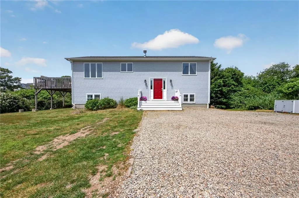 8 Southwest Road Narragansett RI 02882