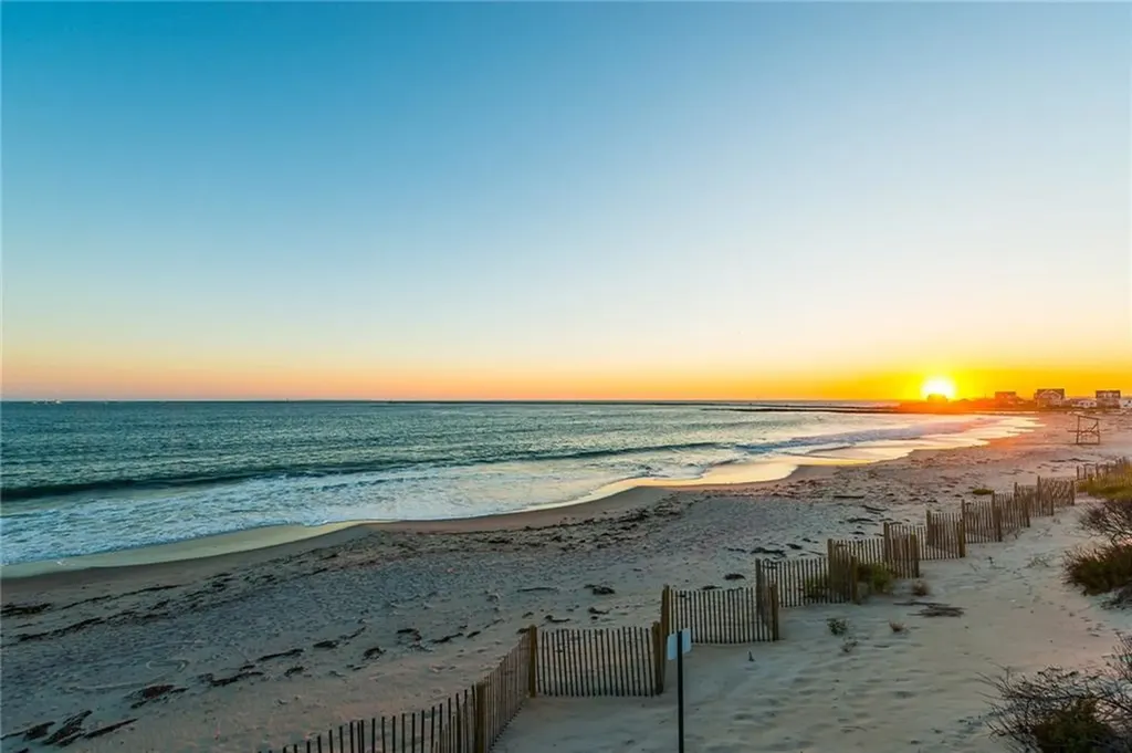 8 Southwest Road Narragansett RI 02882