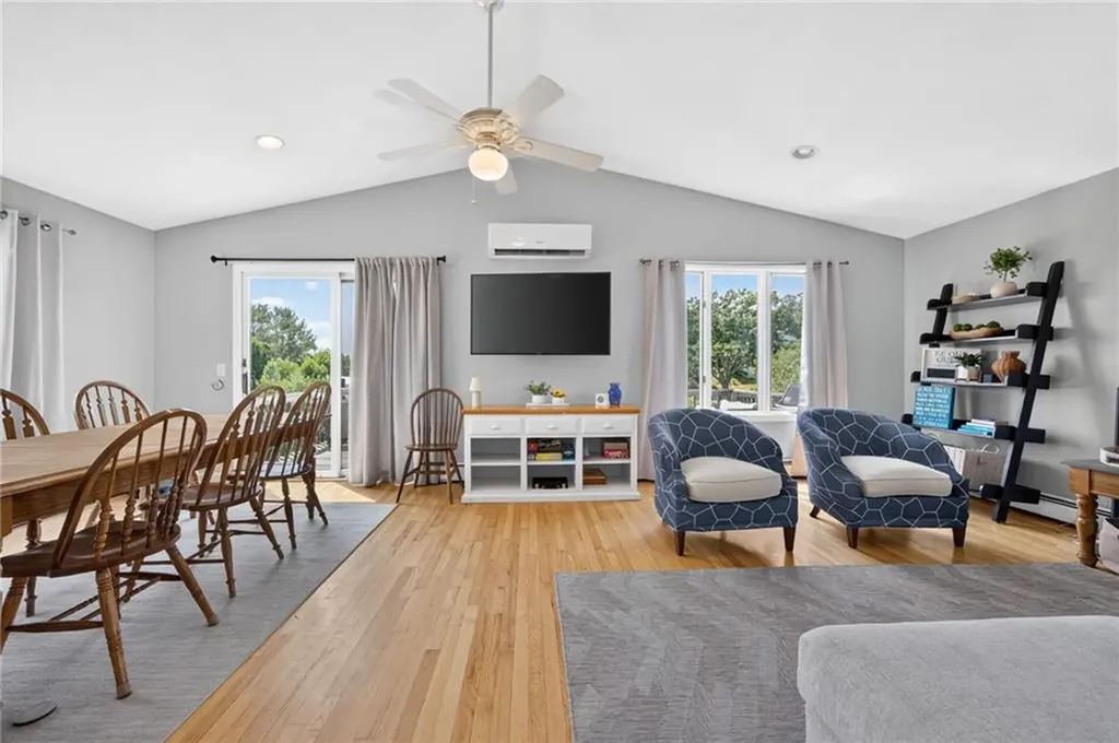 8 Southwest Road Narragansett RI 02882