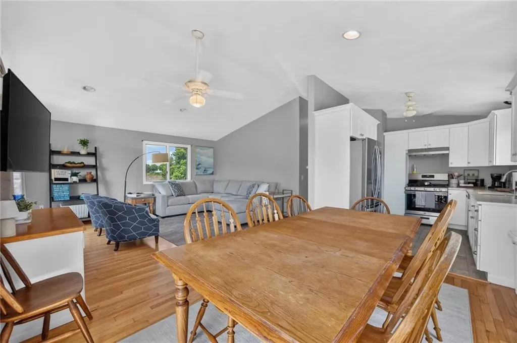 8 Southwest Road Narragansett RI 02882