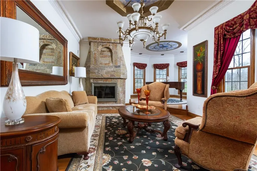 10 Ridge Road Newport RI 02840