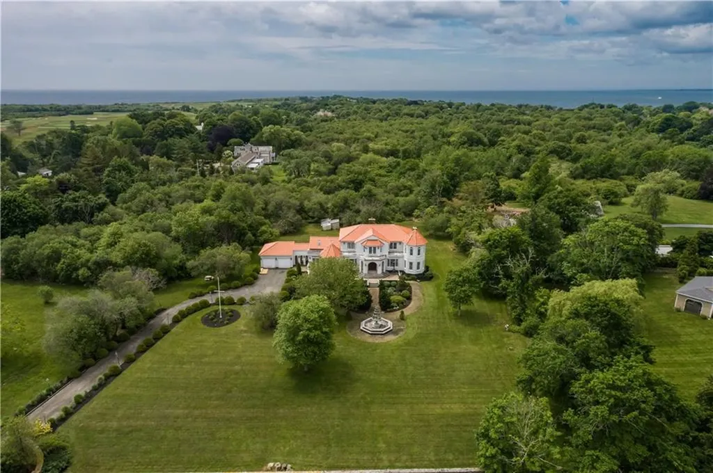 10 Ridge Road Newport RI 02840
