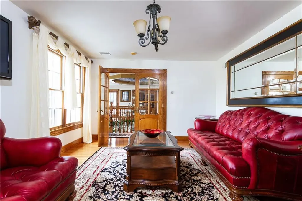 10 Ridge Road Newport RI 02840