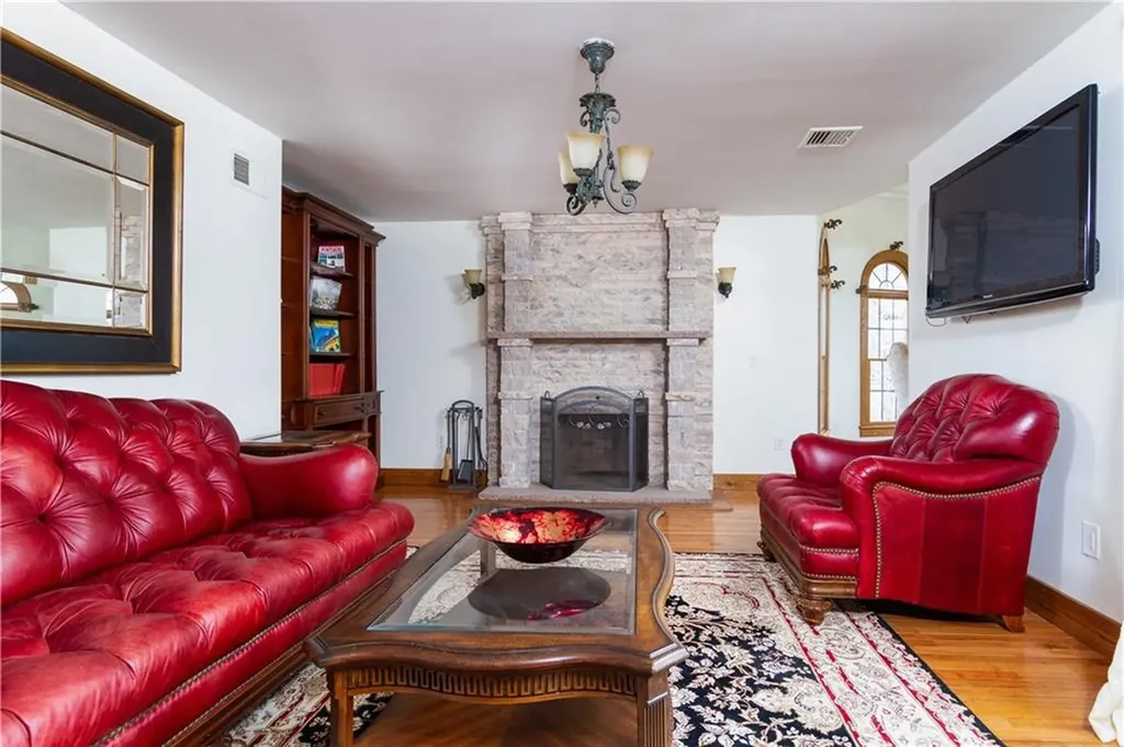10 Ridge Road Newport RI 02840