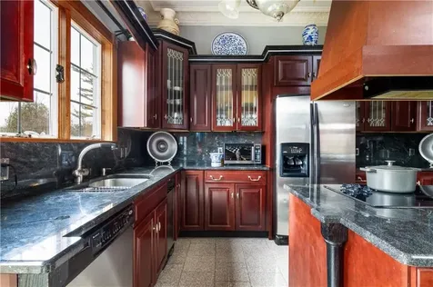 10 Ridge Road Newport RI 02840