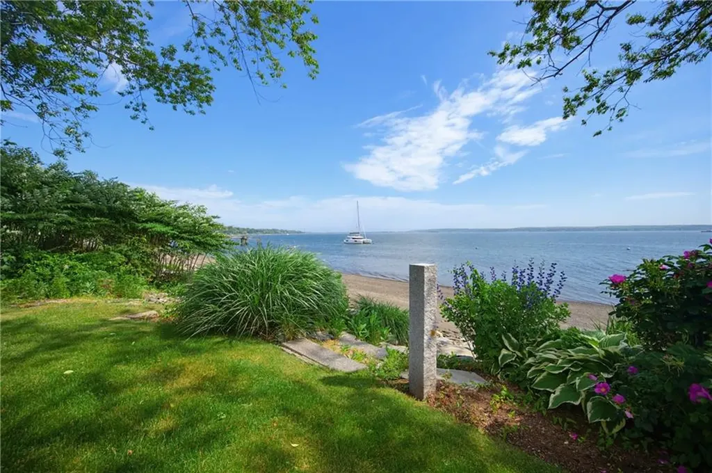 54 Oliver Hazard Perry Road Portsmouth RI 02871