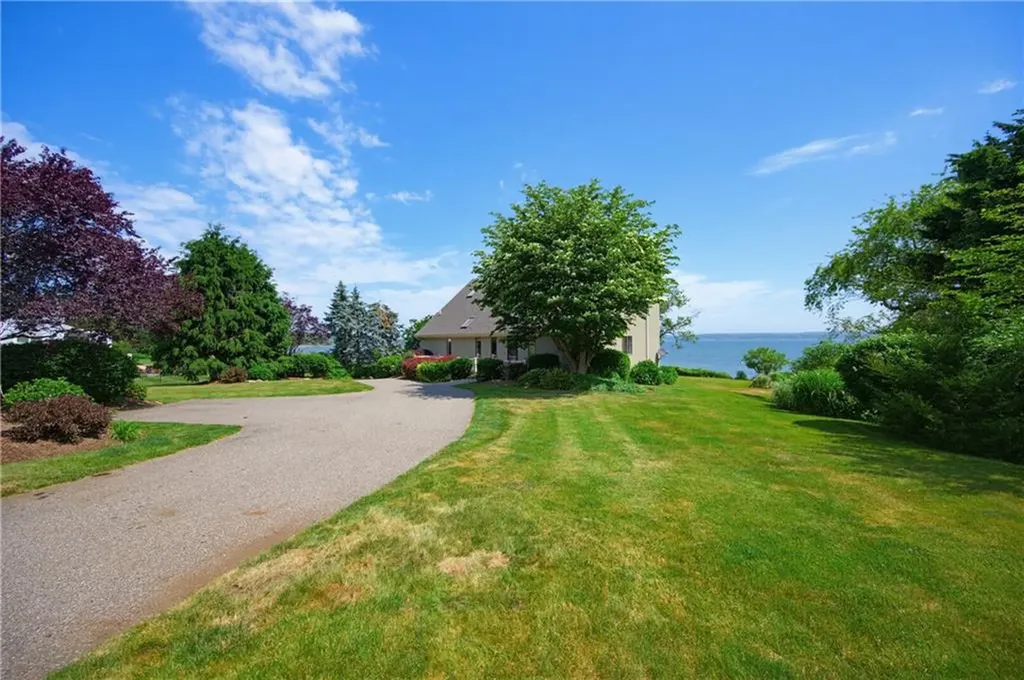 54 Oliver Hazard Perry Road Portsmouth RI 02871