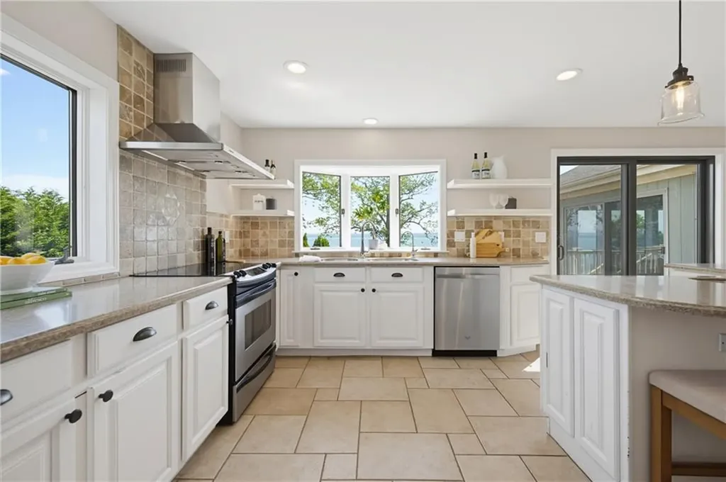 54 Oliver Hazard Perry Road Portsmouth RI 02871