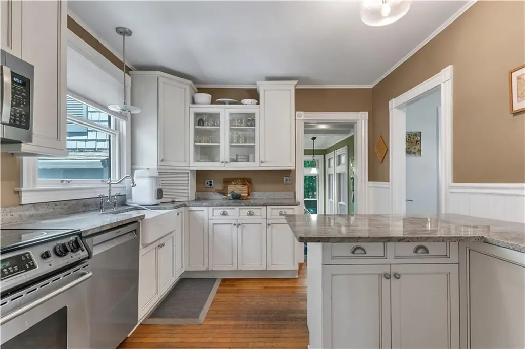 3 Sycamore Street Newport RI 02840