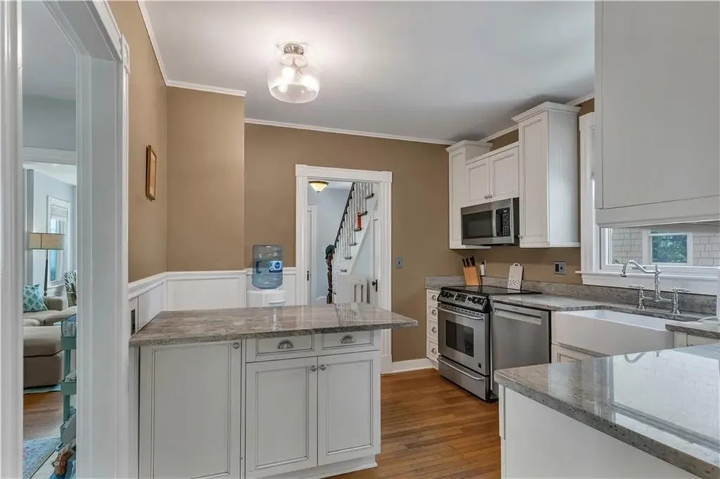 3 Sycamore Street Newport RI 02840