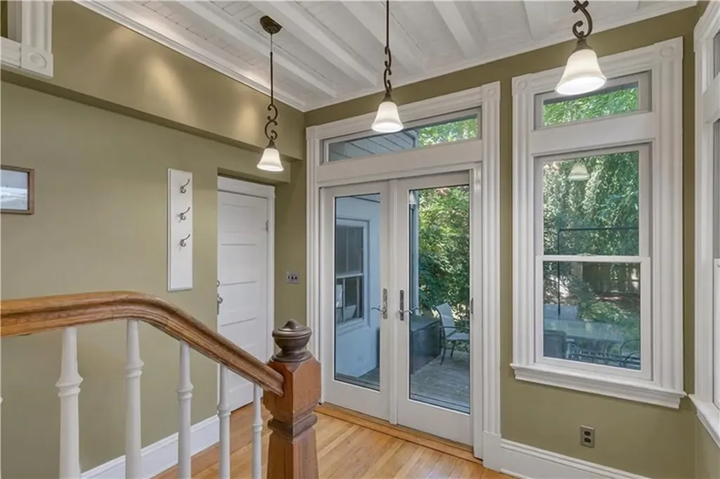 3 Sycamore Street Newport RI 02840