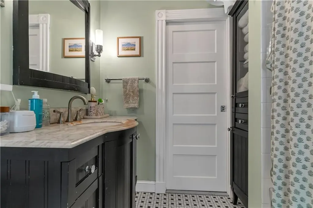 3 Sycamore Street Newport RI 02840