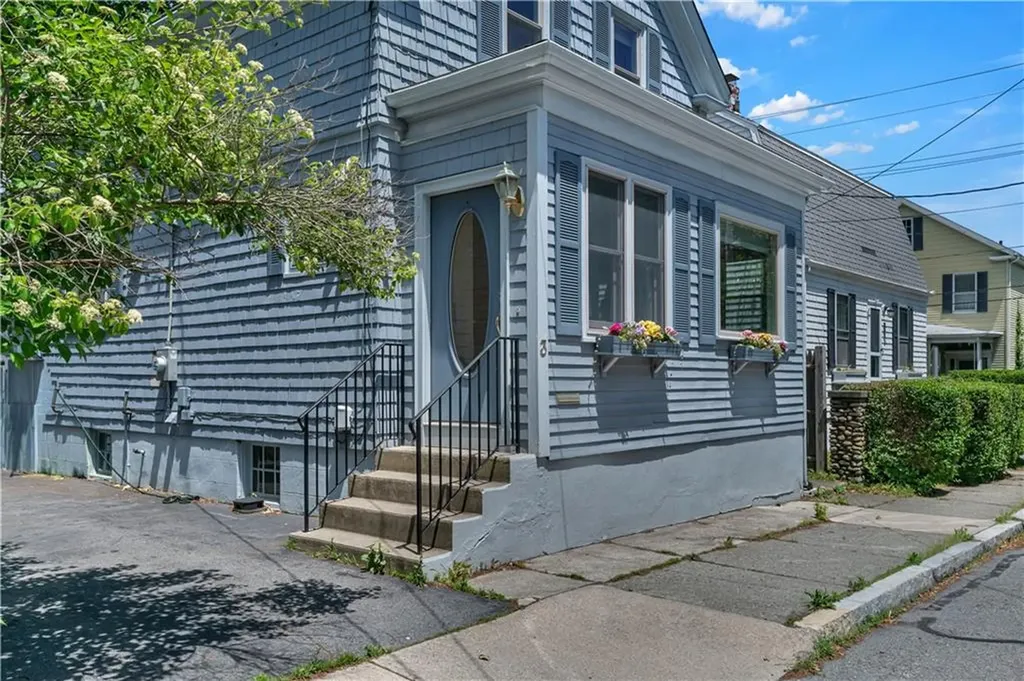 3 Sycamore Street Newport RI 02840