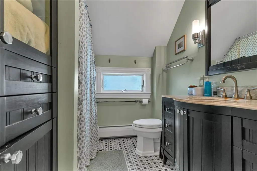 3 Sycamore Street Newport RI 02840