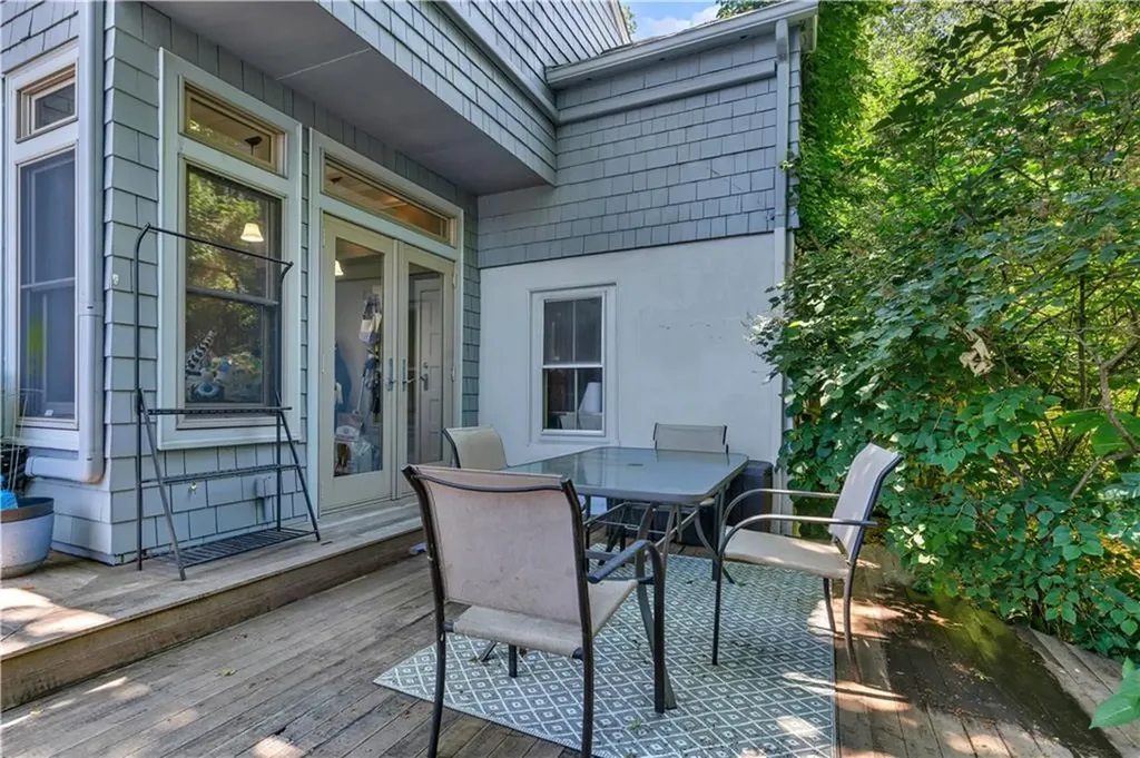 3 Sycamore Street Newport RI 02840