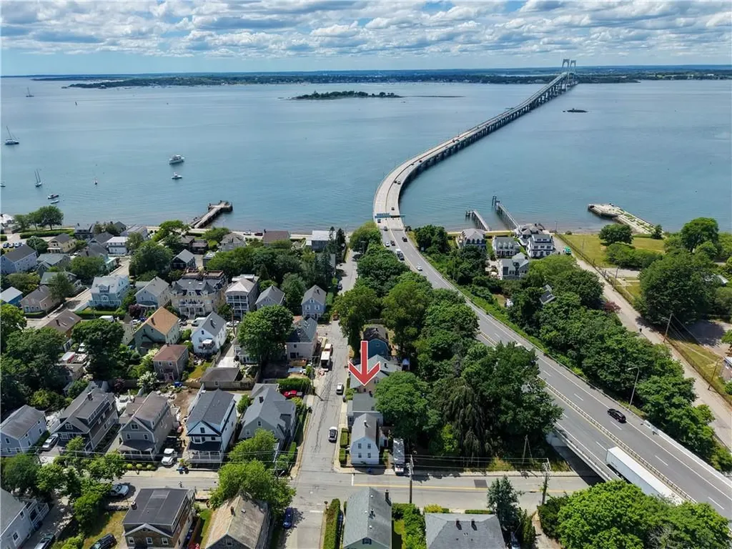 3 Sycamore Street Newport RI 02840