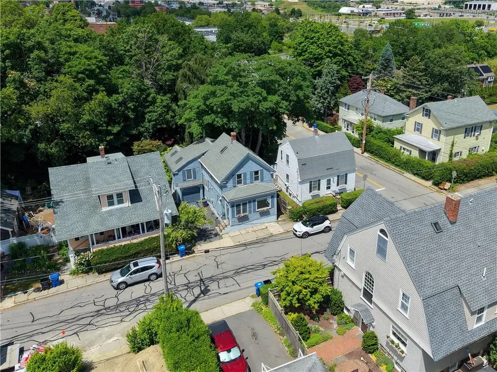 3 Sycamore Street Newport RI 02840