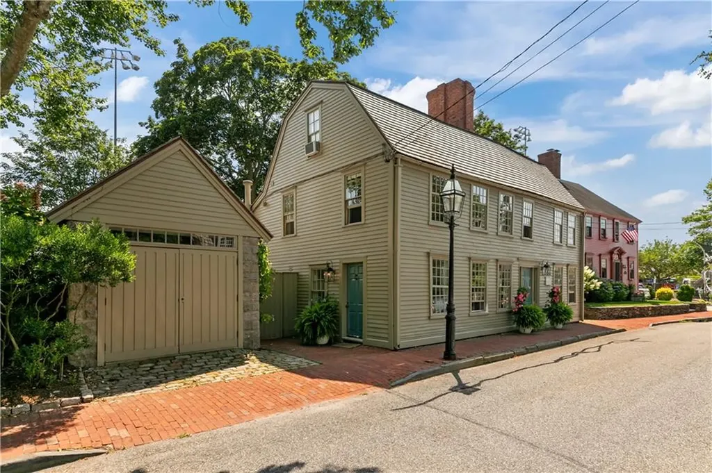 22 Bridge Street Newport RI 02840