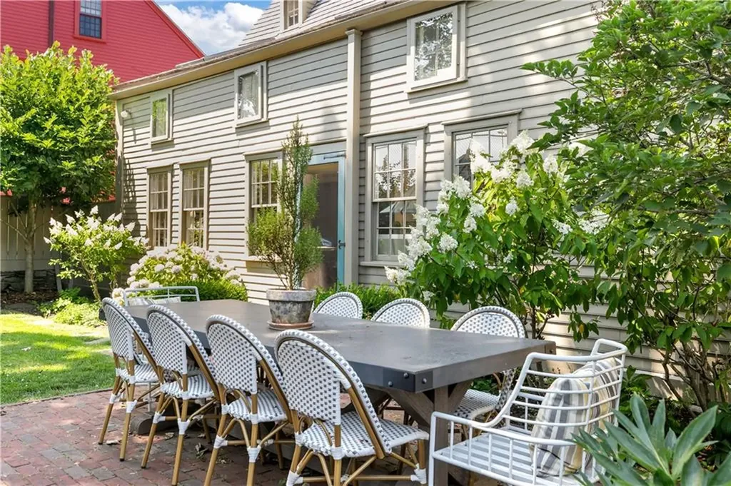 22 Bridge Street Newport RI 02840