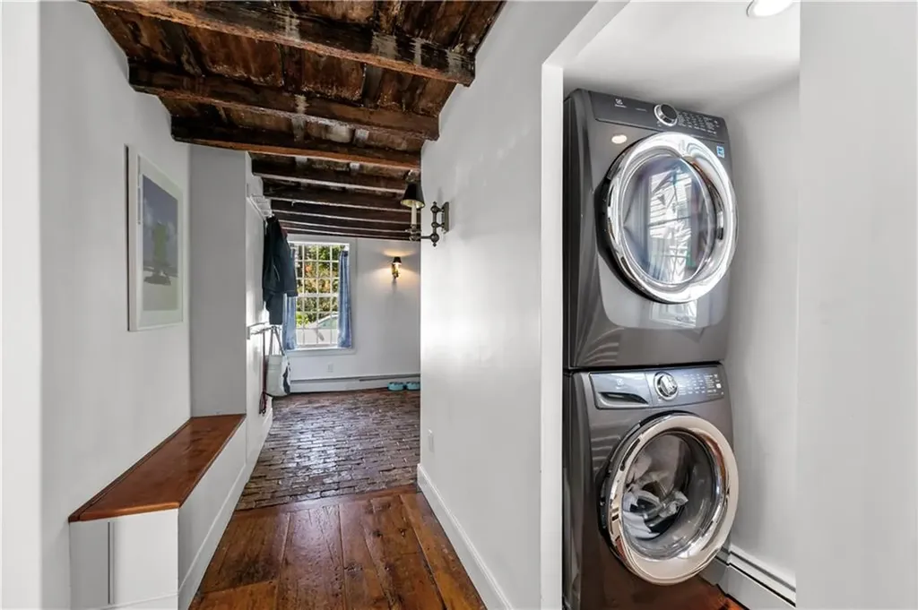 22 Bridge Street Newport RI 02840
