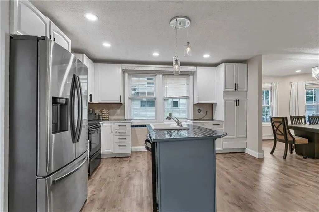 86 Westwood Avenue Cranston RI 02905
