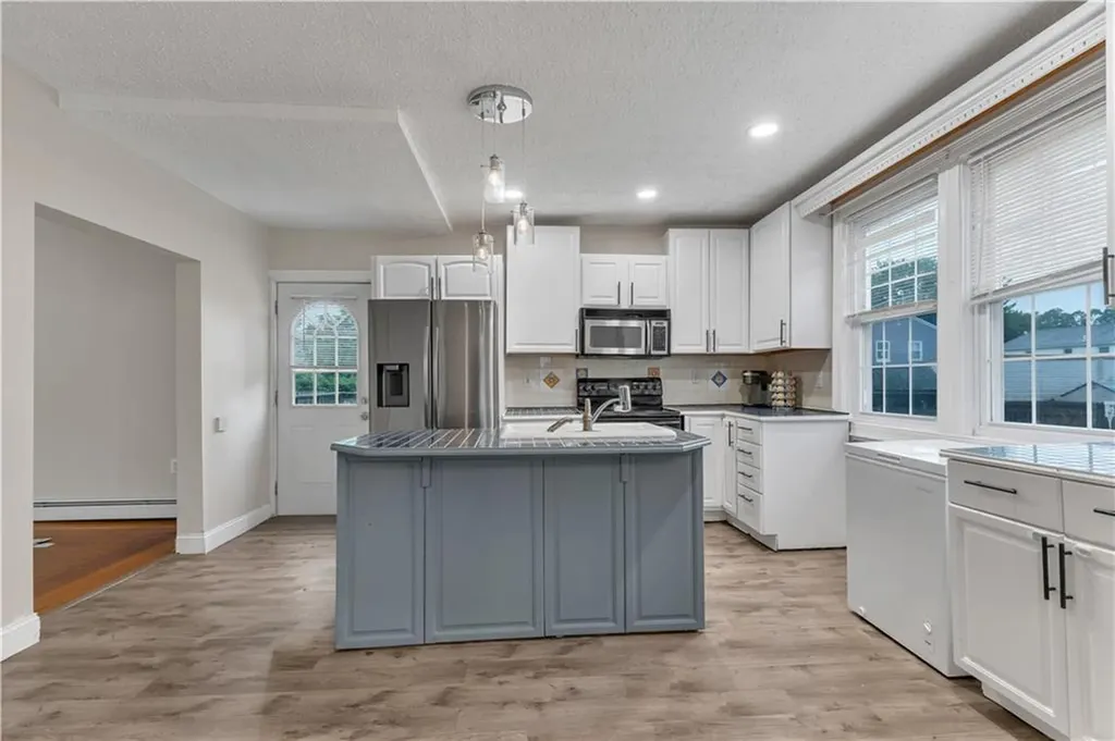 86 Westwood Avenue Cranston RI 02905