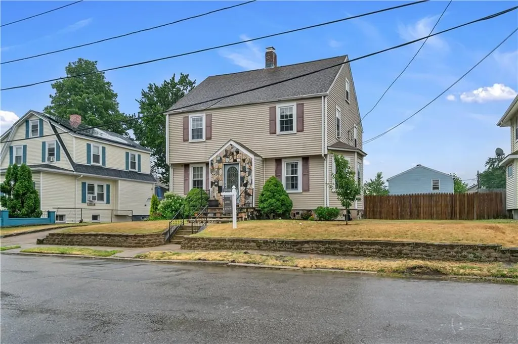 86 Westwood Avenue Cranston RI 02905