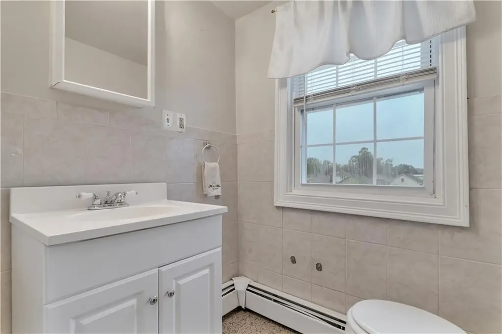 86 Westwood Avenue Cranston RI 02905